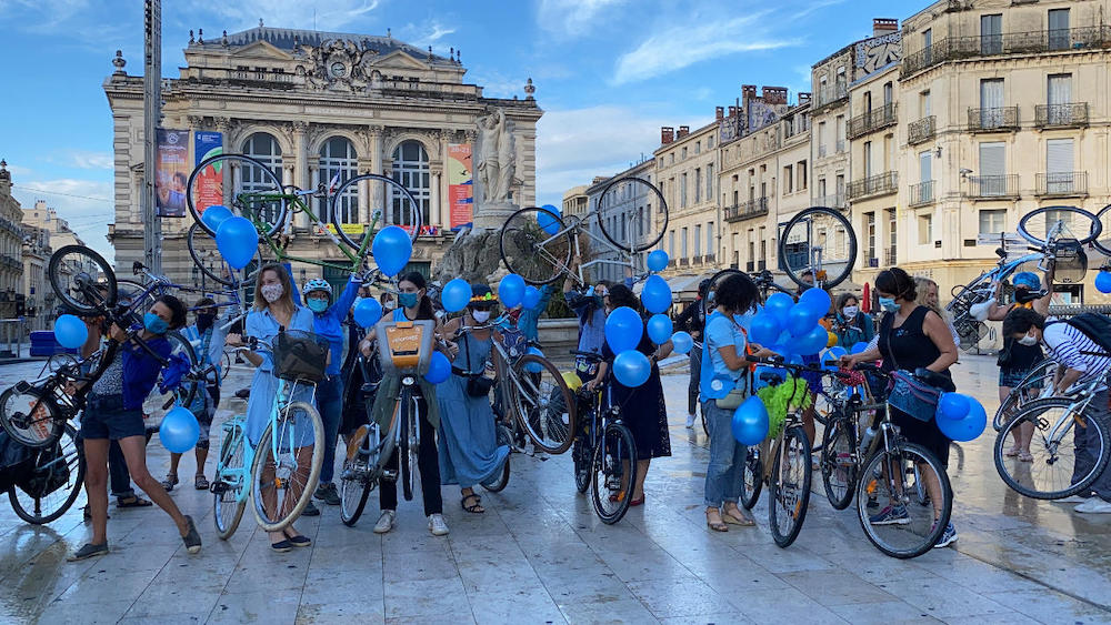 [La Gazette] Une parade de femmes à vélo sur la Comédie